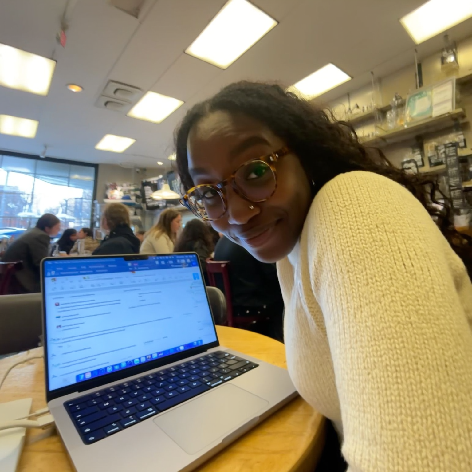 Dana Whitfield, Finance Analyst and casino reviewer